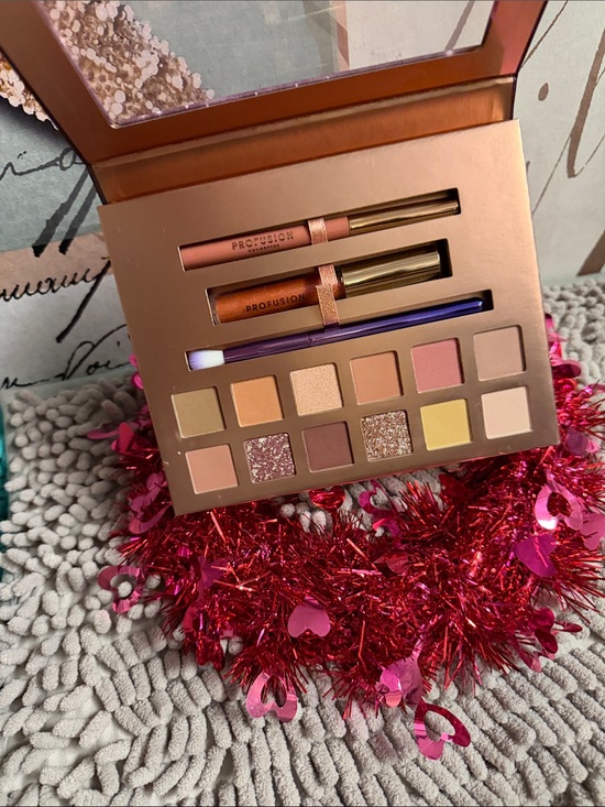 Profusion Cosmetics Other - Profusion Cosmetics Mystic Nudes Eyeshadow & Face Set - Pink, Peach, Gold, Brown